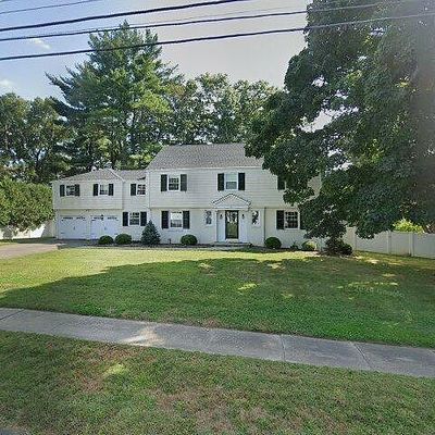 65 Brenway Dr, West Hartford, CT 06117