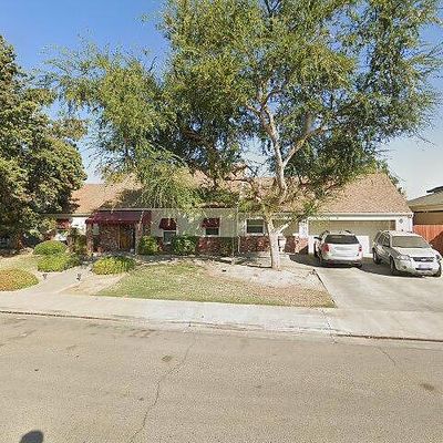 652 E Burlwood Ln, Lemoore, CA 93245