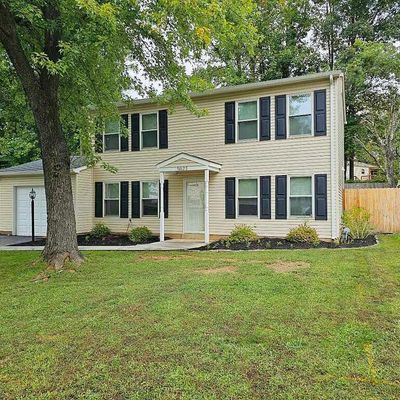 5623 Saint Charles Dr, Woodbridge, VA 22193