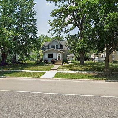 566 Main St S, Hutchinson, MN 55350