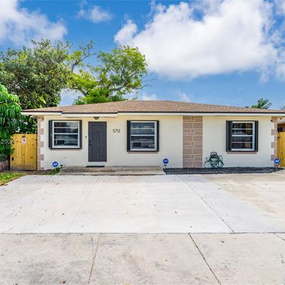 5712 Sw 39 Th St, West Park, FL 33023