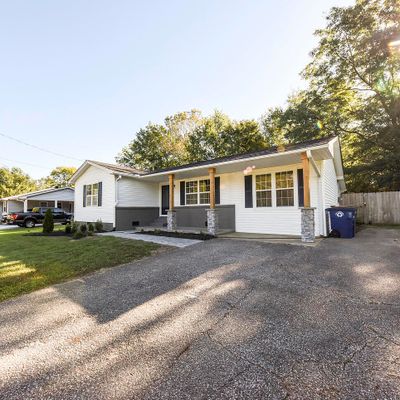 572 Hayes St, Lexington, TN 38351