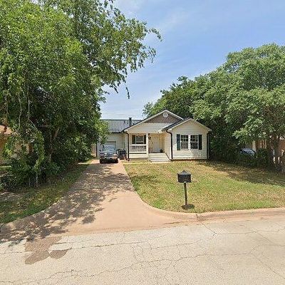 704 Woods St, Wichita Falls, TX 76301