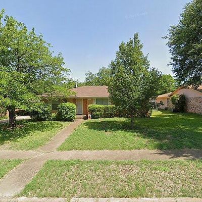 705 Poinsettia Dr, Lancaster, TX 75146