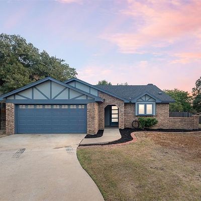 713 Toni Dr, Hurst, TX 76054