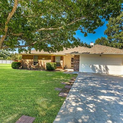 721 Arledge St, Azle, TX 76020