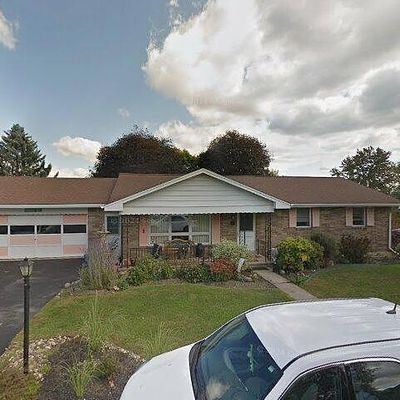 7219 Kingstead Dr, Slatington, PA 18080