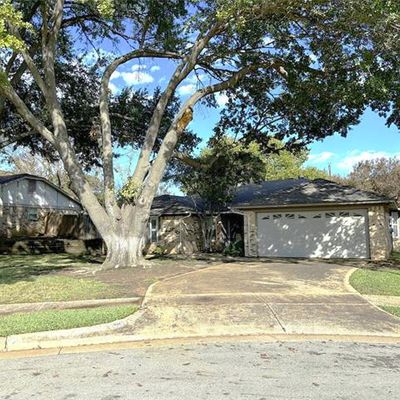 725 Steeplechase Dr, Bedford, TX 76021