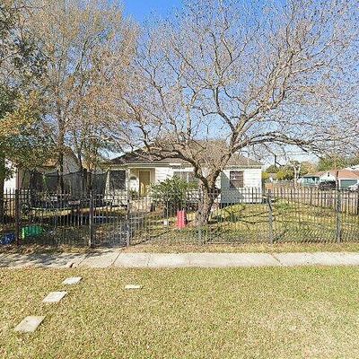 7423 Moss Rose St, Houston, TX 77012