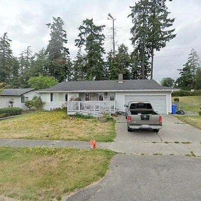 748 Nw Hyak Dr, Oak Harbor, WA 98277