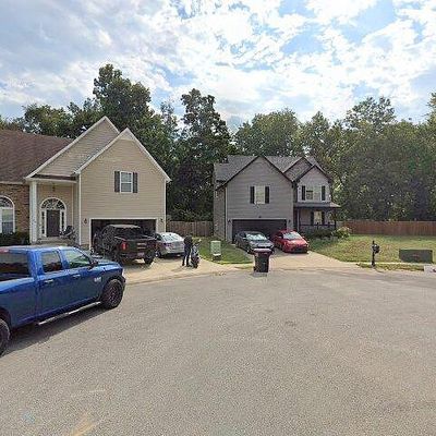 748 Sleek Fox Dr, Clarksville, TN 37040