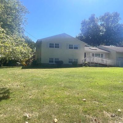 76 Willow Rd, Tinton Falls, NJ 07724