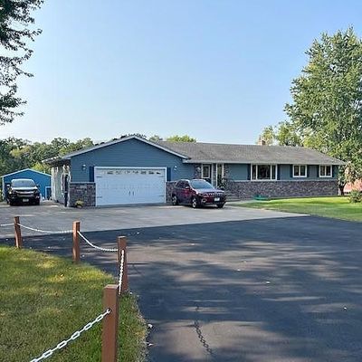 7659 Saint Croix Trl, North Branch, MN 55056