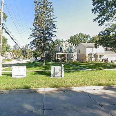 772 W Gardenia Ave, Madison Heights, MI 48071