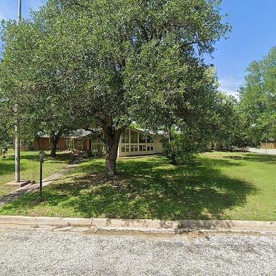 663 Schneider St, Giddings, TX 78942