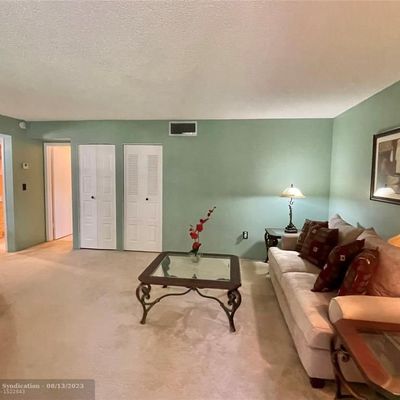 6655 W Broward Blvd #208, Plantation, FL 33317