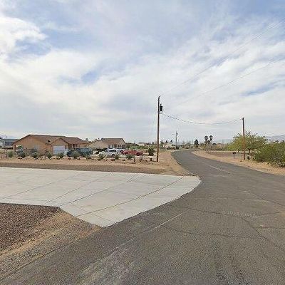 667 S Salt Rd, Golden Valley, AZ 86413