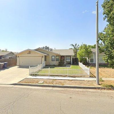 667 San Diego St, Tulare, CA 93274