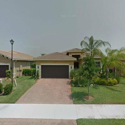 6883 Del Mar Ter, Naples, FL 34105