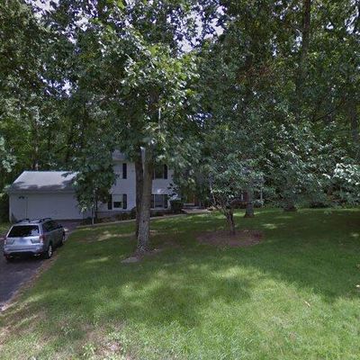 69 Sherwood Ln, Norwich, CT 06360