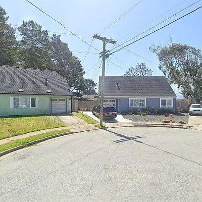 690 Heather Ct, Pacifica, CA 94044