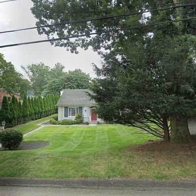 694 Birchwood Dr, Wyckoff, NJ 07481