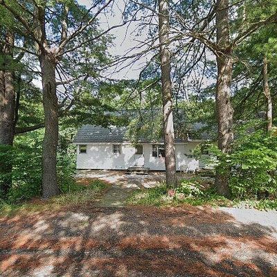 7 Pine Hill Rd, South Grafton, MA 01560