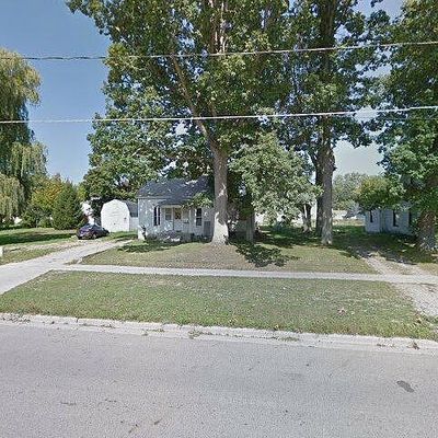 1024 Kenwood Ave, Belding, MI 48809