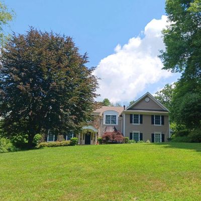 1025 Nicole Dr, Newtown Square, PA 19073