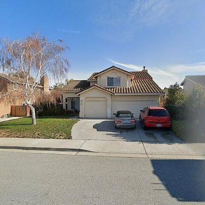 1031 Los Altos Dr, Hollister, CA 95023