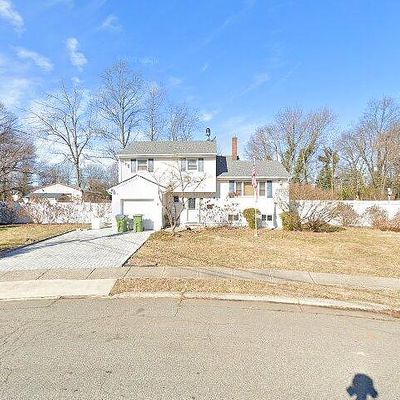 8 Carlisle Ct, Edison, NJ 08817