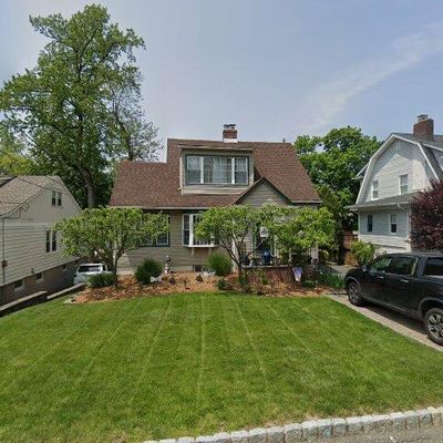 8 Hill St, Caldwell, NJ 07006