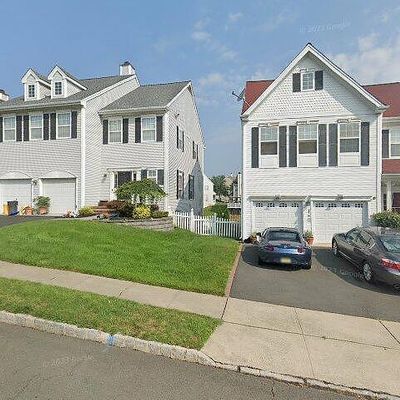 8 Oxford Ct, Kendall Park, NJ 08824