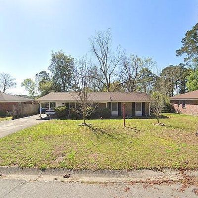 8 Sheridan Dr, Savannah, GA 31406