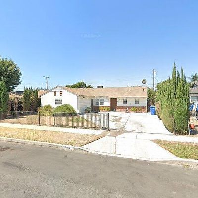 8013 Newcastle Ave, Reseda, CA 91335