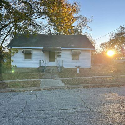 802 N Clay St, Nevada, MO 64772