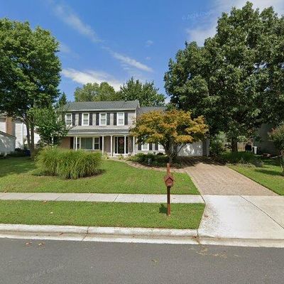 8123 Lake Pleasant Dr, Springfield, VA 22153