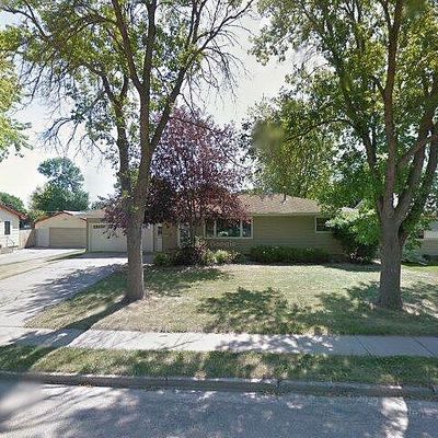 1220 N Penn St, Aberdeen, SD 57401