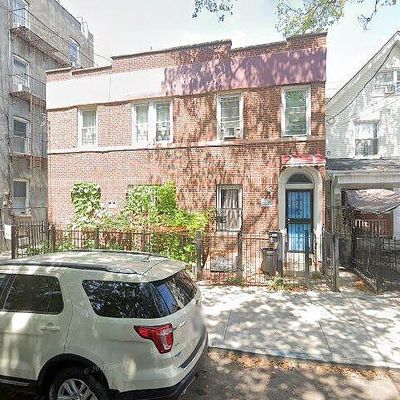 11111 39 Th Ave, Corona, NY 11368