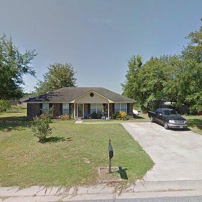 1265 Louise Ln, Hinesville, GA 31313