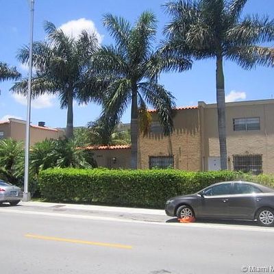 1305 W 53rd St, Hialeah, FL 33012