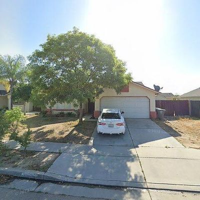 1678 Tucker Ave, Sanger, CA 93657