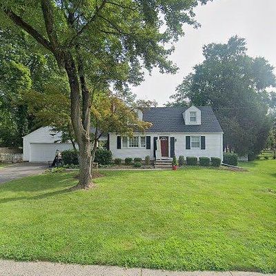 17 Montgomery Ave, Rocky Hill, NJ 08553