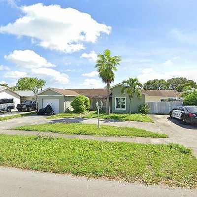 19721 Nw 57 Th Pl, Hialeah, FL 33015