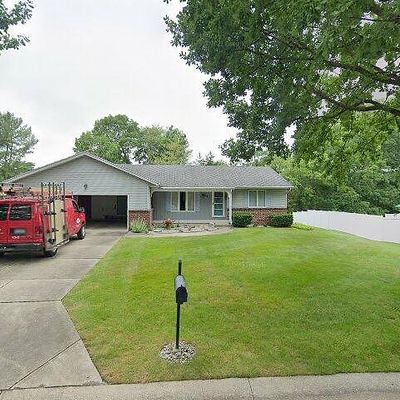 2 Skyline Cir Nw, Grand Rapids, MI 49504