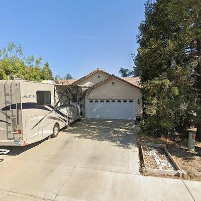 2004 E Dorothea Ct, Visalia, CA 93292