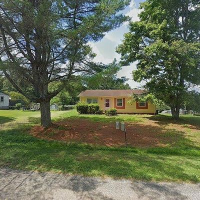 205 Southland Dr, Martinsville, VA 24112