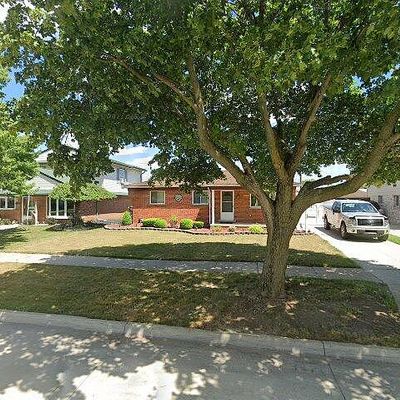 18621 Matthews St, Riverview, MI 48193