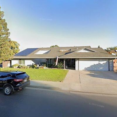 1907 Santa Ana Ave, Clovis, CA 93611