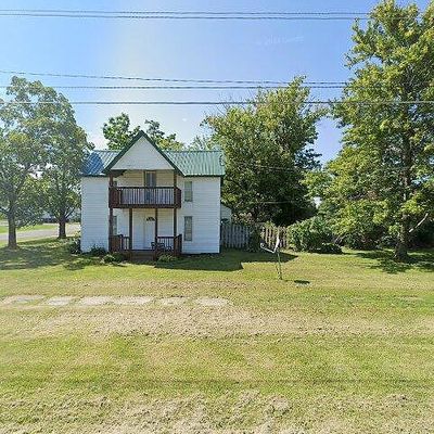 230 E Center Ave, Seymour, MO 65746